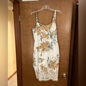 Eva Mendes by NY &Co size 6 floral midi dress
